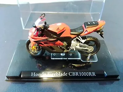 Honda Fireblade CBR1000 RR Superbike 1:24 Scale Model  • £6.99