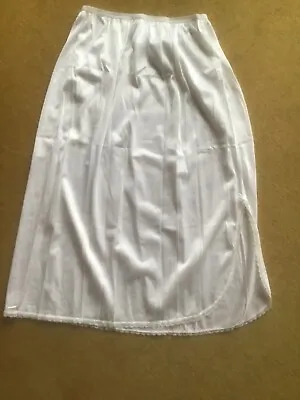 Bnwt M&s Half Petticoat Slip Size 14-16 • £1.64