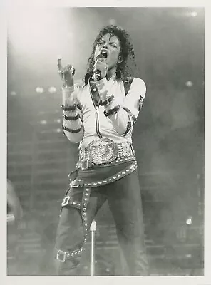 Michael Jackson In Concert At Wembley 1988  A1910 A19 Original  Photo • $125