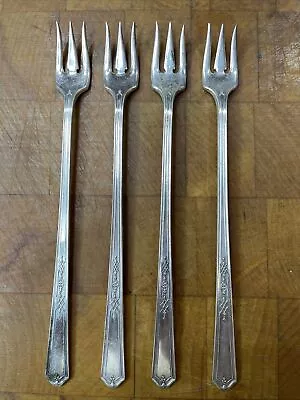 Vintage Oneida Community Tudor Plate Cocktail Seafood Pickle Fork Set Of 4 • $12.99