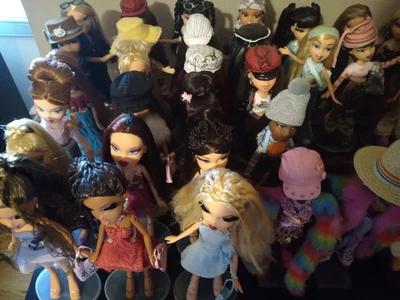 $750 • Buy Bratz Doll Collection Lot 54 Dolls, 150+ Clothing, 200+ Accesories, Stands, Ect.