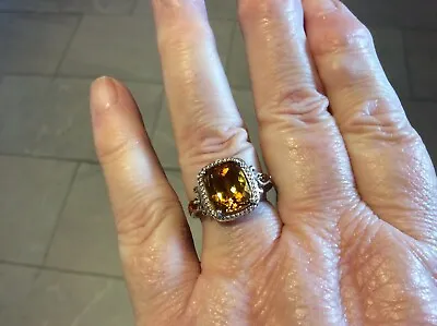 Beautiful Unusual Ring • £50