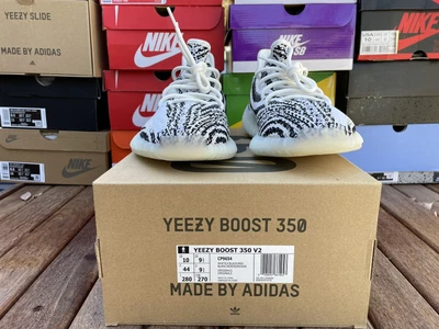 $460 • Buy Yeezy Boost 350 V2 - Zebra - US 10 DEADSTOCK