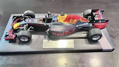 Mini Champs 1 18.Red Bull F1 Daniel Ricciardo Autographed • $155