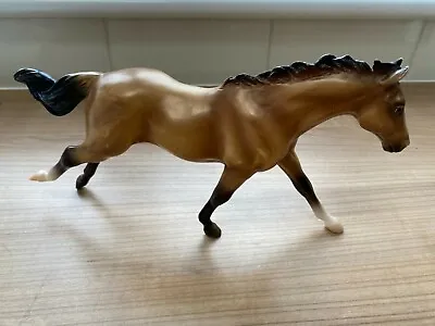 £29.99 • Buy BREYER Bella Running Thoroughbred Classic Horse Year 2017 Buckskin GOLD TAN 662