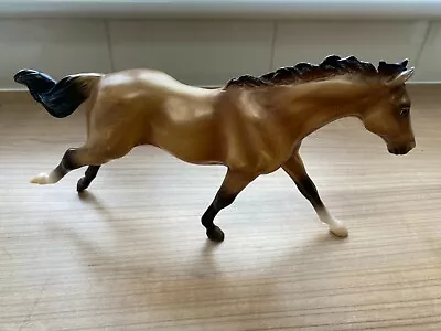 £29.99 • Buy BREYER Bella Running Thoroughbred Classic Horse Year 2017 Buckskin GOLD TAN 662