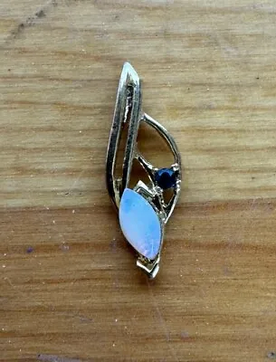 Vintage Beautiful Opal Gold Tone Pendant See Pictures • $9.09