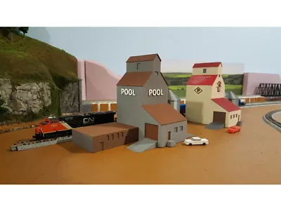 FARM Set Cluster With POOL Grain Elevator Building And Grain Silos N Scale 1:160 • $26.93