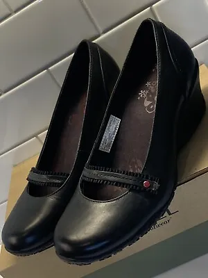 Merrell Women’s 8 Petunia Wedge Heel Shoe Black Mary Janes Cushion Sole In Box • $25