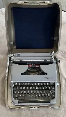 VINTAGE - 1955 Olympia SM3 Typewriter Case & Key - West Germany - No 611793 • £98
