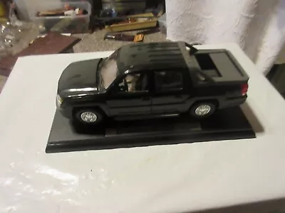 Welly 1:18 Scale Diecast 2002 Chevy Avalanche Black Truck • $58.95