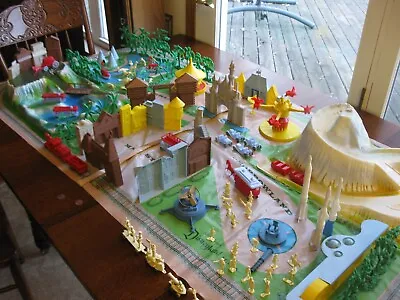 1961 MARX DISNEYLAND PLAYSET Nice Condition With Box Instructions Mats. • $875