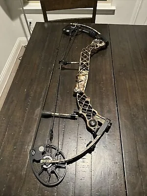 Mathews Chill R Rh Compound Bow 70 Lb 29.5” • $545