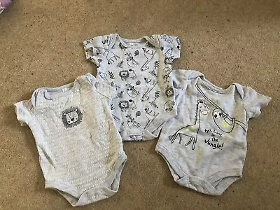 Set Of 3 Unisex Newborn Baby Outfits. Jungle.  Never Worn. Grey And White. • £3.99