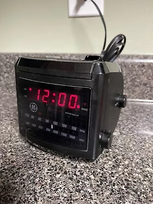 Vintage 1980's General Electric GE Digital Clock Radio - Model #7-4606BKA A72 • $7.60