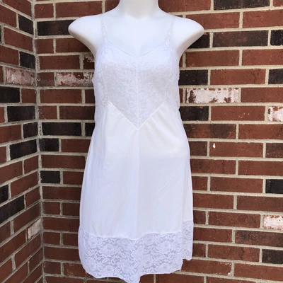 $29.97 • Buy WHITE VINTAGE VANITY FAIR LACE BODICE FULL SLIP Sexy NYLON TRICOT-SIZE 40
