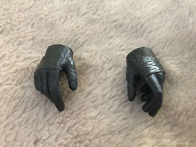 HOT TOYS Terminator MMS238 T-800 Battle Damage Pair Of Hands (x2) 1/6 Scale • $48