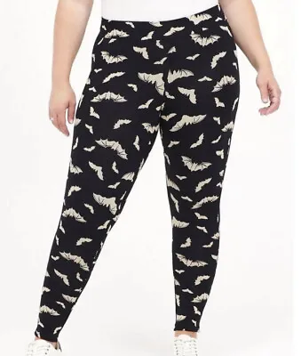 Torrid Black Fleece Lined Leggings BAT Print - Goth Halloween EUC - Size 2 • $22.95