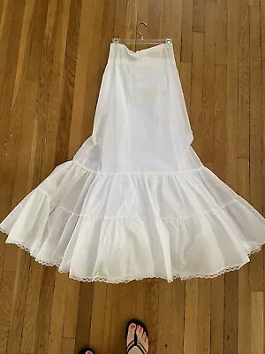 David's Bridal White Mermaid Wedding Slip Size 14 • $44.99