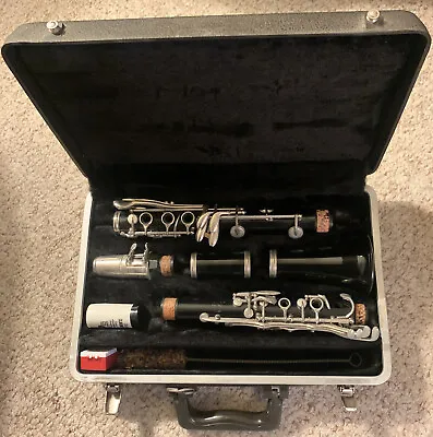 $40 • Buy Vintage BUNDY Clarinet In Hard Case 1970’s Great Condition Collector