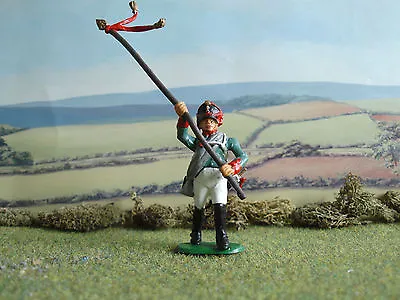 HaT Napoleonic Russian Soldier With Banner  1:32 Painted • £4