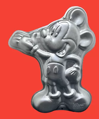 ✨Vintage Wilton Mickey Mouse Cake Pan 1995 Disney Full Body Retired #2105-3601 • $12.72