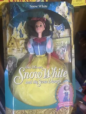 Vintage 1992 Walt Disney's Snow White And The Seven Dwarfs Barbie Doll.  • $75