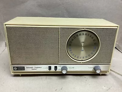 Vintage Early 1960s GE General Electric AM/FM Tube Radio T-238A • $30