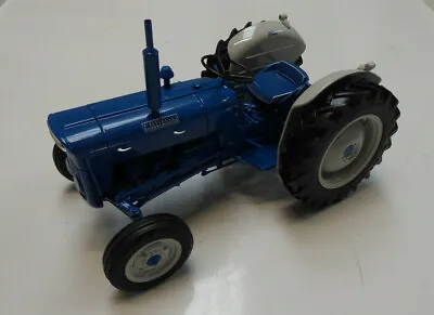£84 • Buy Model Tractor FORDSON SUPER DEXTA Diesel 2000 1/16 (USA Version) By UH