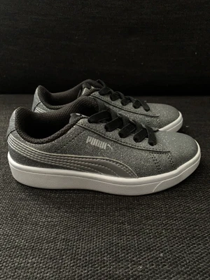 $25 • Buy Girls Puma Shoes