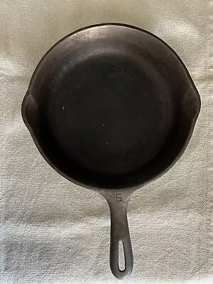 VINTAGE Unmarked Wagner Cast Iron Skillet #6. Made In The USA 9 Inch Skillet • $35