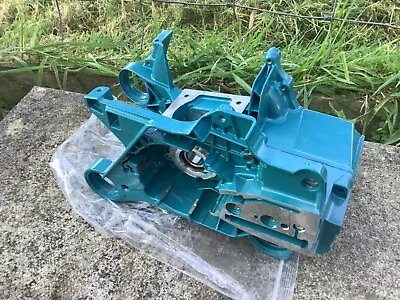 Makita 6400 7300 7900 Chainsaw Oem Crankcase Halves  Bottom Chassis Assembly • £128