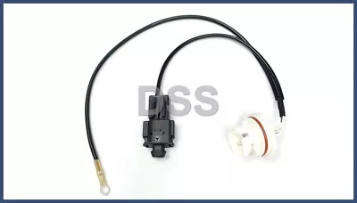 Genuine Mercedes Bulb Socket For Front Left Or Right Turn Signals OEM W203 W211 • $50.99