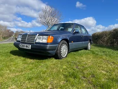 1992 Mercedes-Benz E CLASS 230 E 4dr Auto [W124]  SALOON Petrol Automatic • £5995