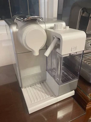$125 • Buy DeLonghi EN560W Lattissima Touch Coffee Machine - White