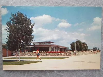 Metropolitan Beach Food Bar Building Mt. Clemens Michigan Postcard • $5.15