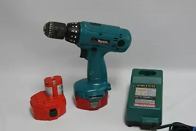 Makita 6233D Drill With Two 1422  2.0Ah Batteries And Charger - TESTED • $19.95