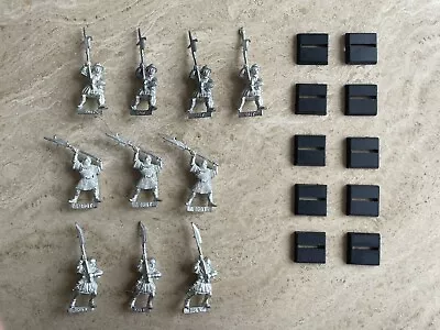 Warhammer Fantasy The Old World - Bretonnian Men At Arms With Halberds  • £55