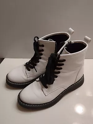 Madden Girl Women's Kurrt Combat Boot White Paris Size 7 • $14.90