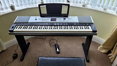 Yamaha DGX 520 Portable Grand Piano Keyboard • £140