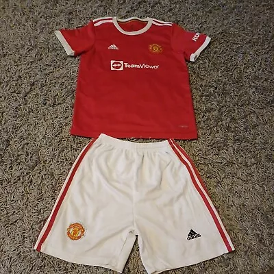 Manchester United Football Kit Age 12/13 • £9.99