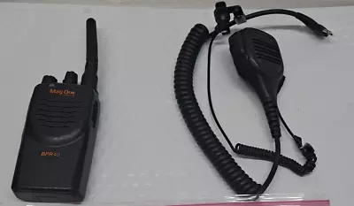 Motorola Mag One BPR40 UHF Two Way Radio AAH84RCJ8AA1AN With Ext Mic 10/3/4 • $59.90