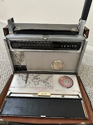 Zenith Royal 3000-1. FM / AM / Multiband Portable Radio. 1962  -Working • $250