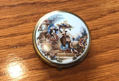 £3 • Buy Antique Ashtray Brass With Decorated Lid 