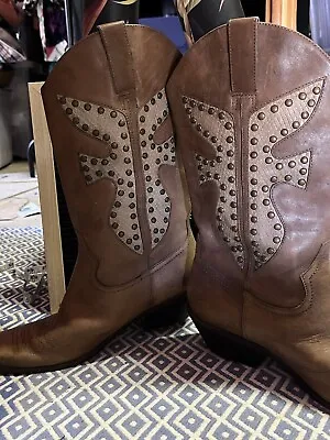 Vintage 1980’s Cowboy Boots Made In  Brazil Size 9 Woman’s And 7 Men’s Foot 🦶 • $250