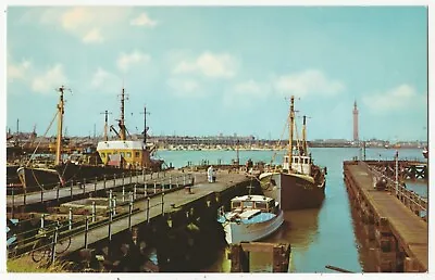 £1.25 • Buy Grimsby Docks - Postcard #d907