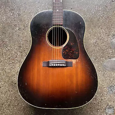 Gibson J-45 1950 Vintage Acoustic Guitar - Sunburst • $8899