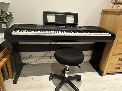 Yamaha Electric Keyboard Piano DGX-660*** In Very Good Condition *** • £500