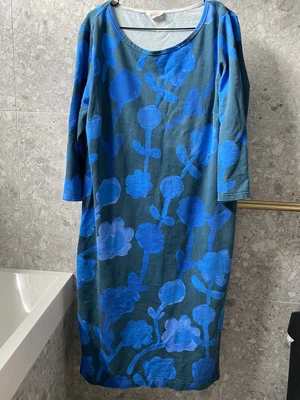 $31 • Buy Gorman Blue Floral Dress Size 16