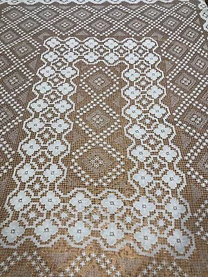 Vintage White Cotton Lace Tablecloth With A Centrepiece Of Festooned Flowers • $24.95